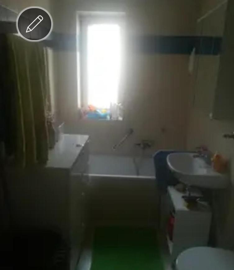 Helles Zimmer Mit Balkon Zwischen Uni Und Altstadt 雷根斯堡 外观 照片